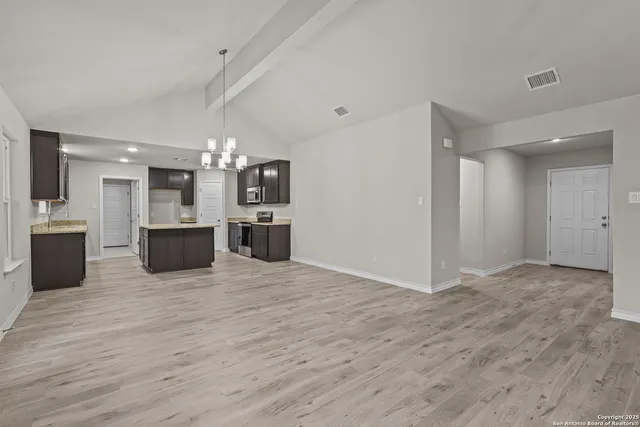 $439,750 | 149 Sylas Hayes Loop, Pleasanton, TX 78064