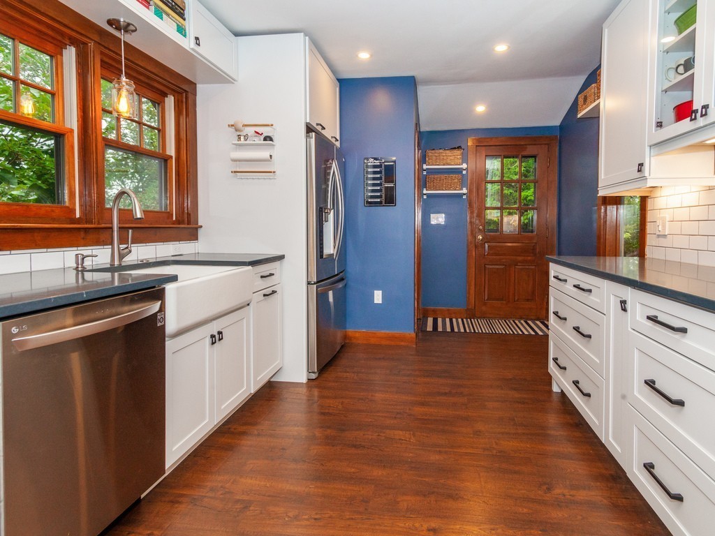 39 Virginia Road Waltham, MA 02453 - Photo 2 of 23 Gallery Image 2