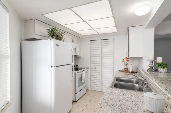 $1,900 | 3254 Southeast Aster Lane, Unit J238, Stuart, FL 34994