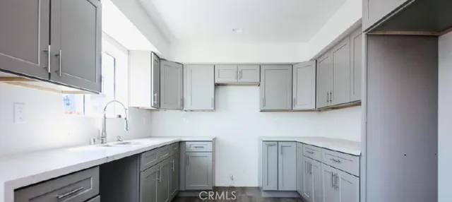 $3,800 | 220 West 112th Street, Los Angeles, CA 90061