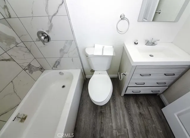 $3,800 | 220 West 112th Street, Los Angeles, CA 90061