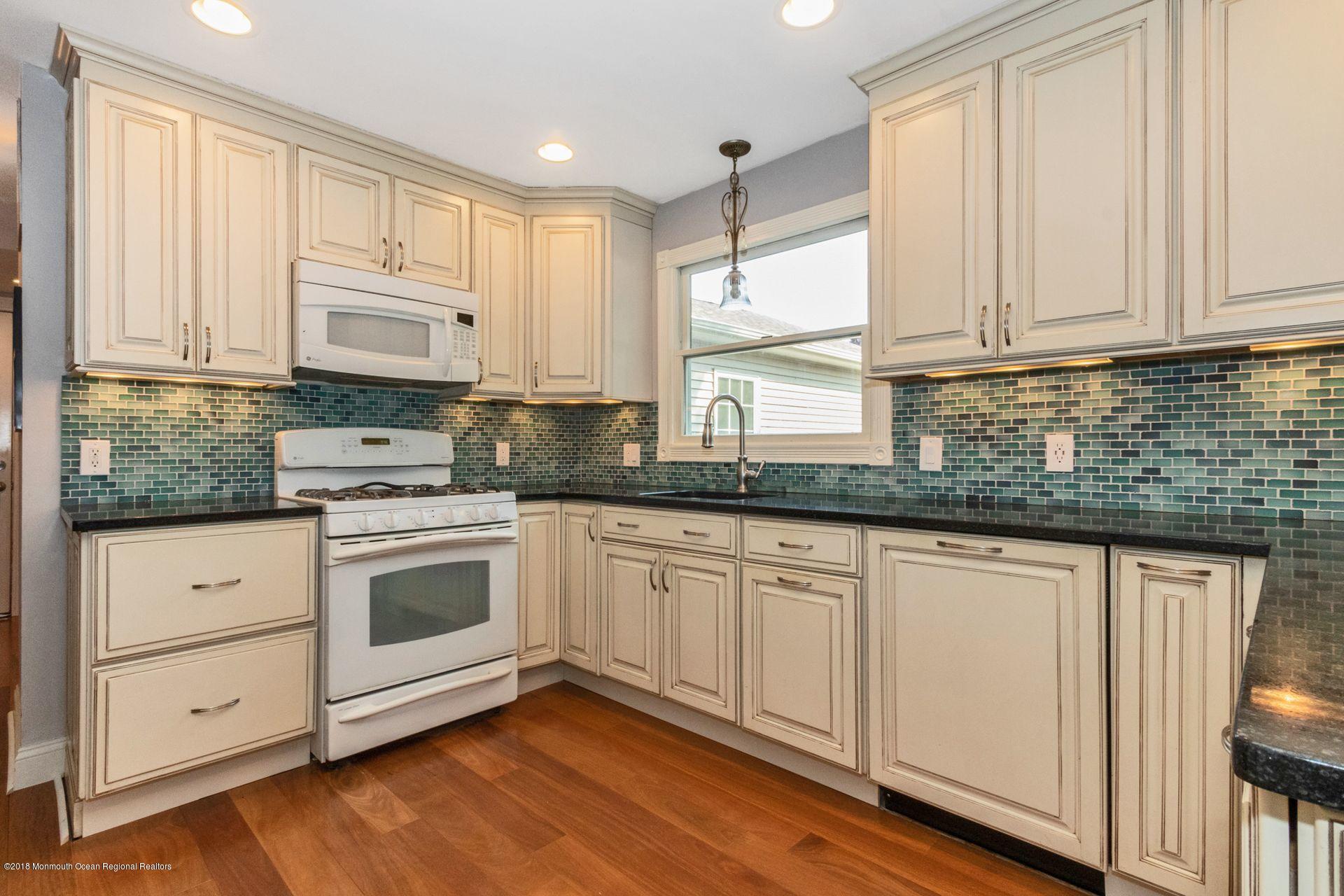 103 Porter Road Howell, NJ 07731 - Photo 9 of 24 7