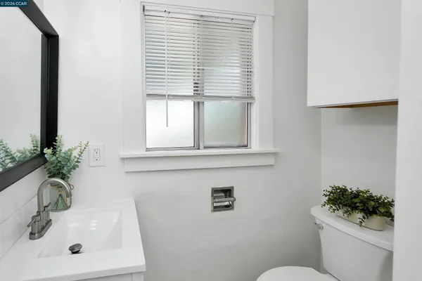 $649,000 | 2596 MacArthur Boulevard, Oakland, CA 94602