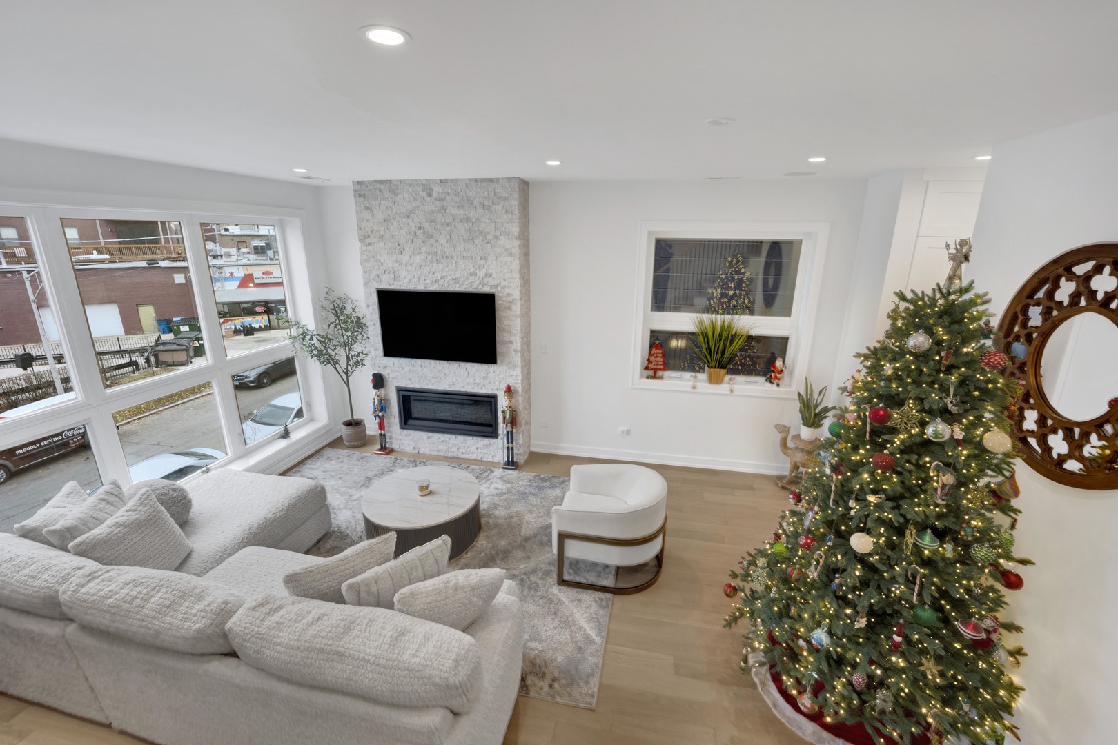 1533 West Barry Avenue, Unit 2 Chicago, IL 60657 - Photo 12 of 31