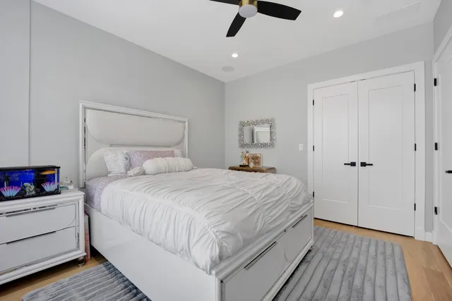 $1,650,000 | 1533 West Barry Avenue, Unit 2, Chicago, IL 60657