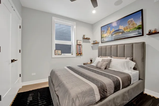 $1,650,000 | 1533 West Barry Avenue, Unit 2, Chicago, IL 60657