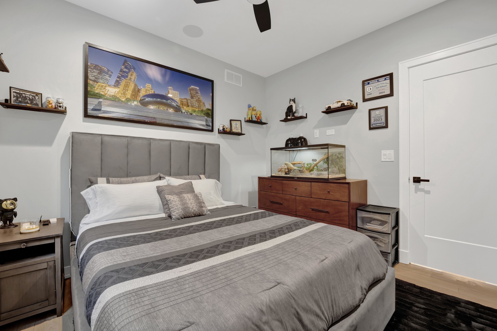 1533 West Barry Avenue, Unit 2 Chicago, IL 60657 - Photo 21 of 31