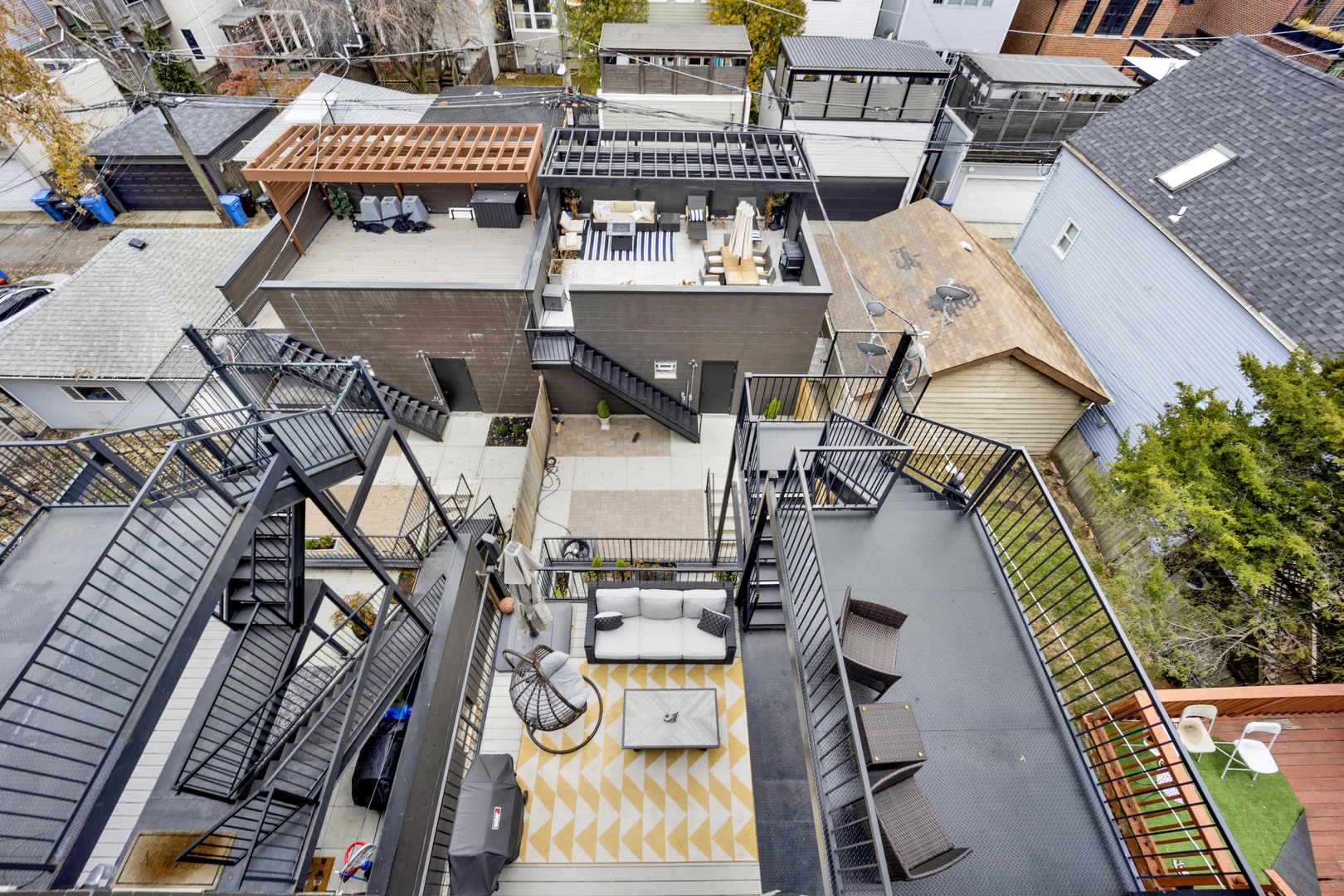 1533 West Barry Avenue, Unit 2 Chicago, IL 60657 - Photo 31 of 31