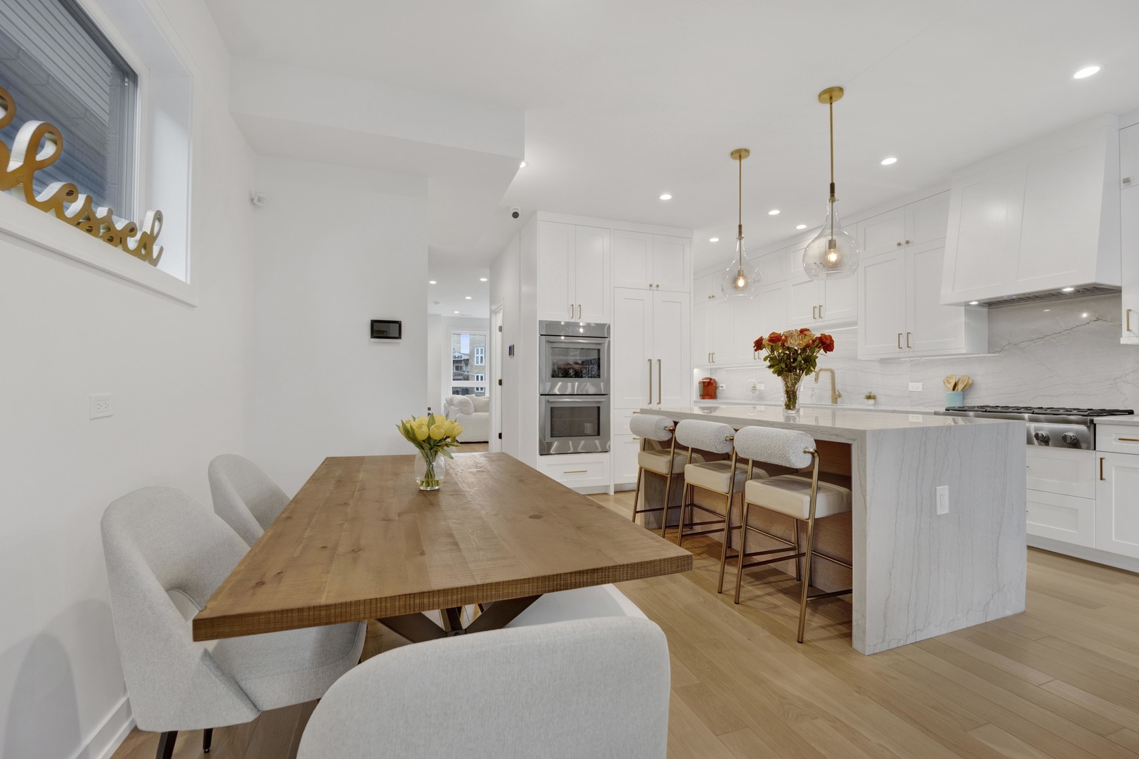 1533 West Barry Avenue, Unit 2 Chicago, IL 60657 - Photo 6 of 31