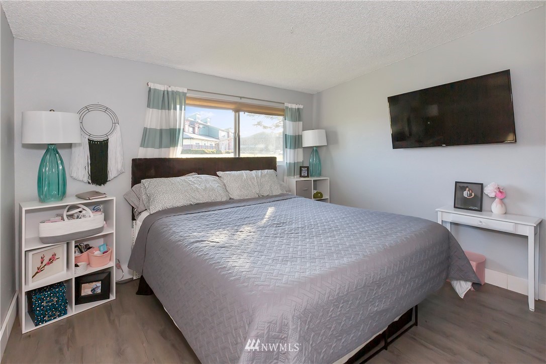 2433 Perry Avenue Bremerton, WA 98310 - Photo 14 of 27 Gallery Image 14