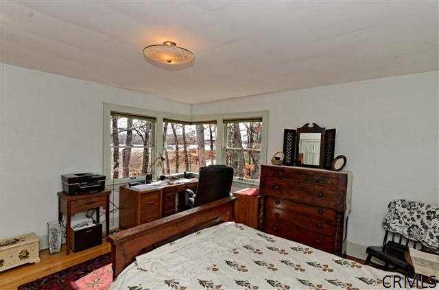 1220 Ferry Road Niskayuna, NY 12309 - Photo 7 of 20 Main house