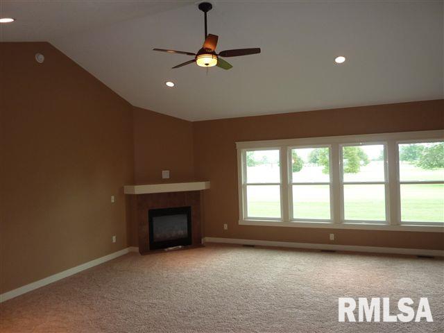 1081 Fox Ridge Road Eldridge, IA 52748 - Photo 6 of 12 Gallery Image 6