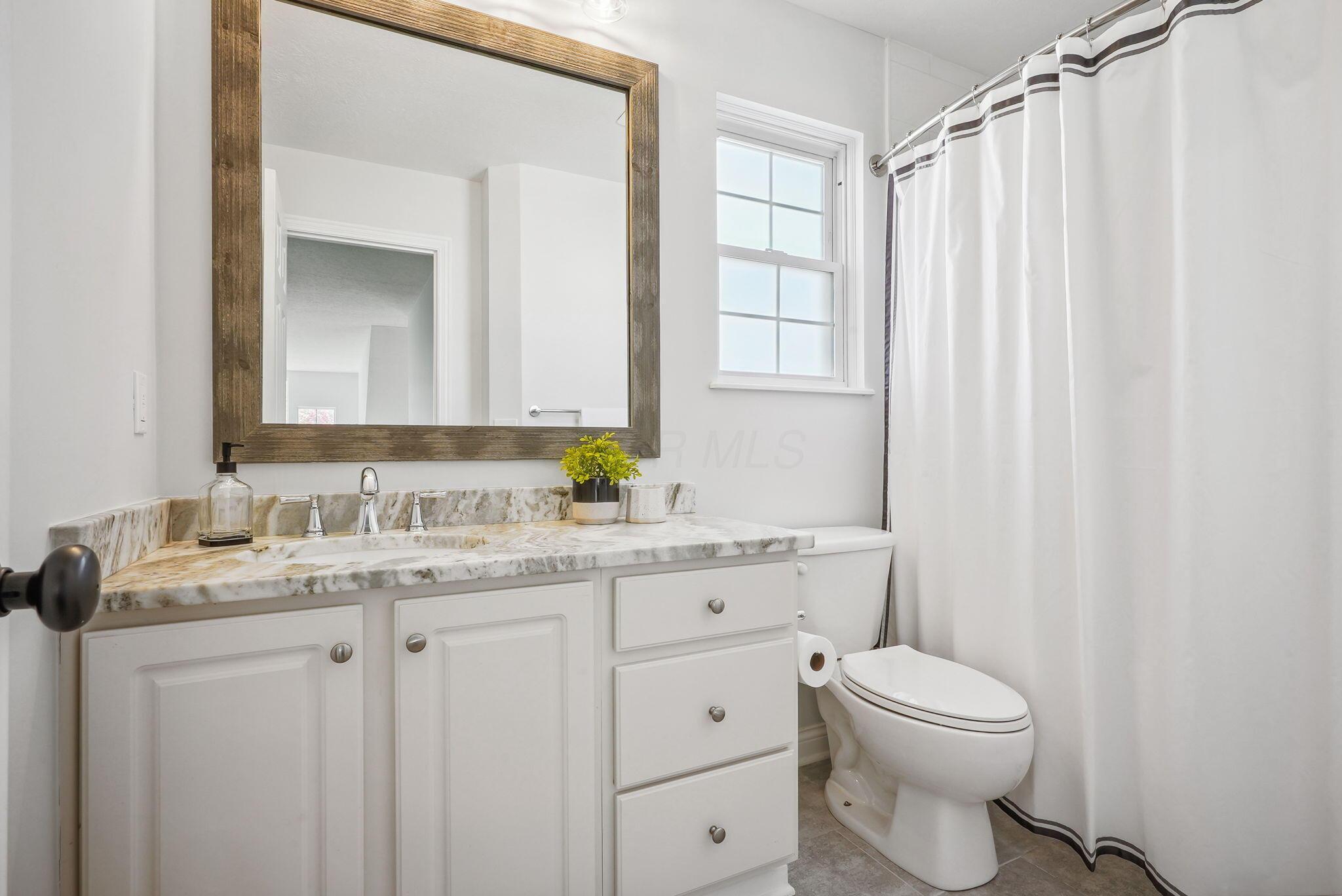 5990 Mealla Road Westerville, OH 43081 - Photo 30 of 36 2nd Floor Full Bath.