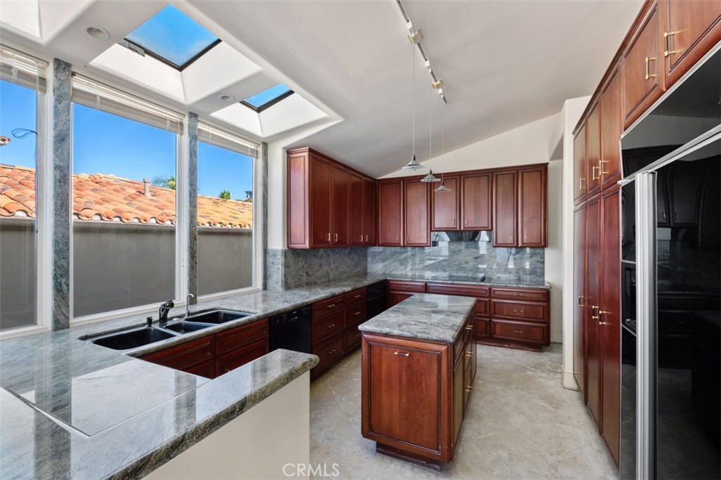 1425 Samoa Way Laguna Beach, CA 92651 - Photo 14 of 31 Existing Kitchen