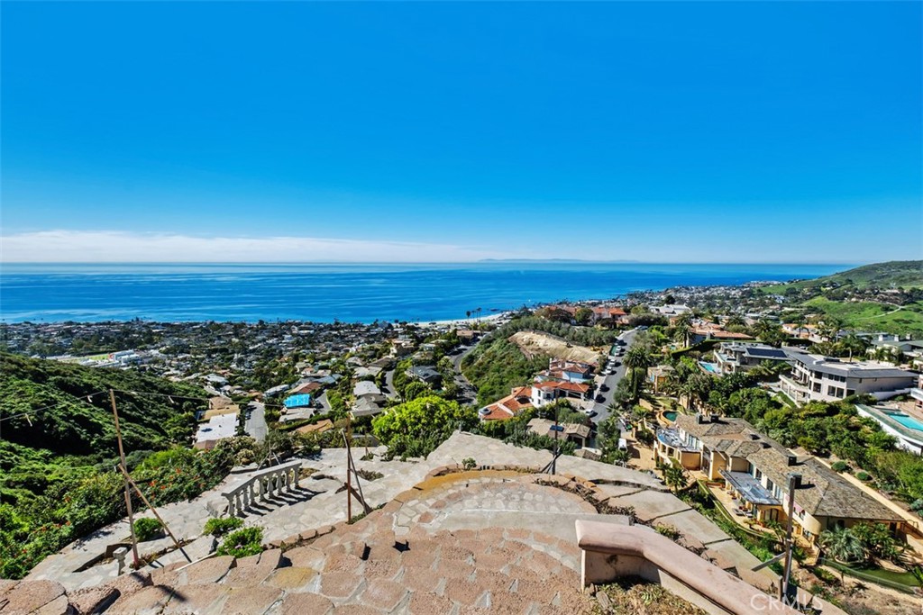 1425 Samoa Way Laguna Beach, CA 92651 - Photo 4 of 20