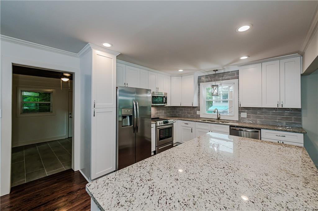 3408 Woodleaf Road Charlotte, NC 28205 - Photo 9 of 31 Gallery Image 9