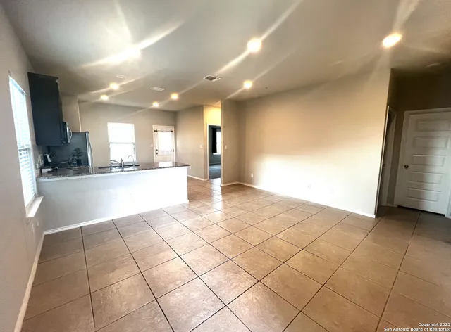 $1,600 | 7851 Abbey Place, San Antonio, TX 78218