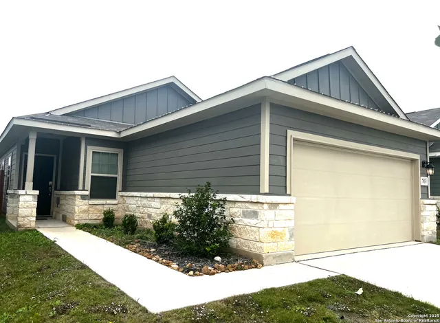 $1,600 | 7851 Abbey Place, San Antonio, TX 78218