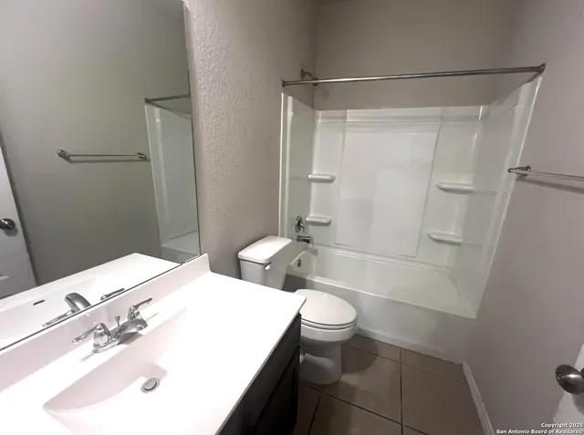 $1,600 | 7851 Abbey Place, San Antonio, TX 78218