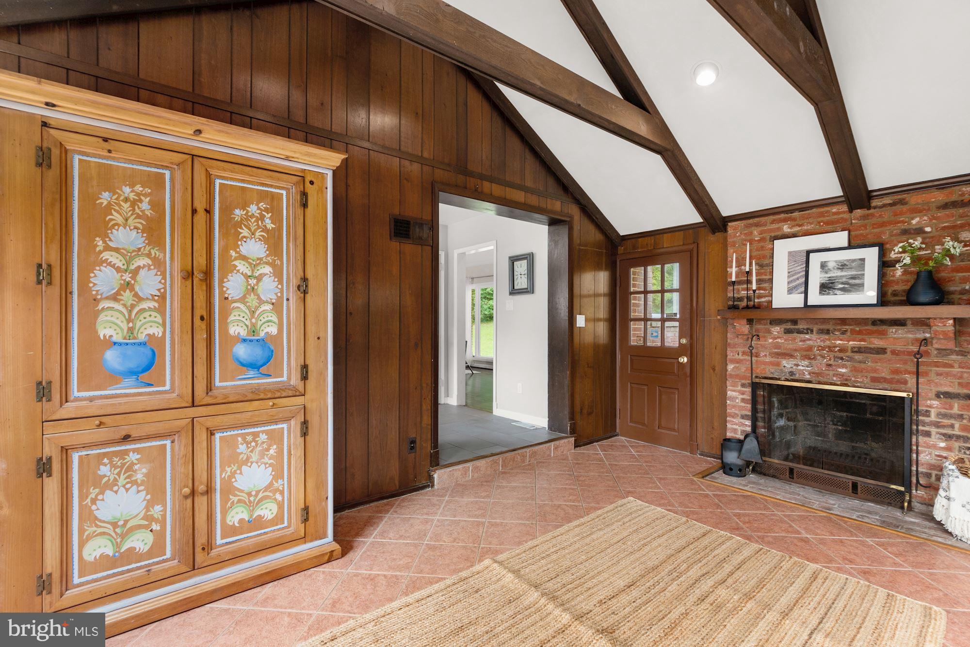 314 Burnt Mills Avenue Silver Spring, MD 20901 - Photo 13 of 29 Main Level - Sunroom
