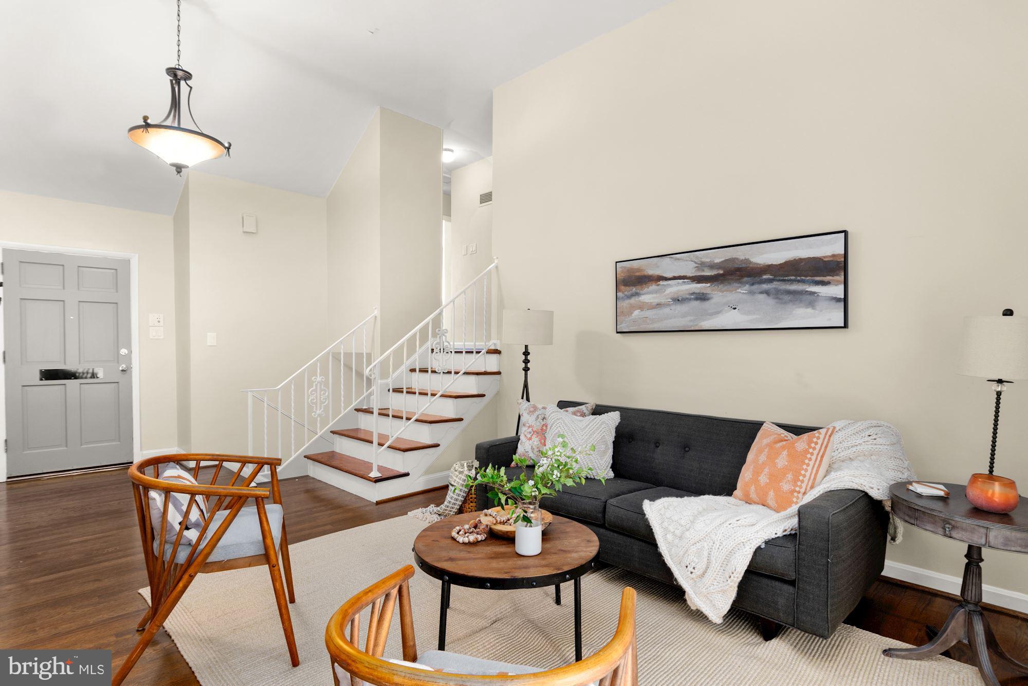 Main Level - Living Room