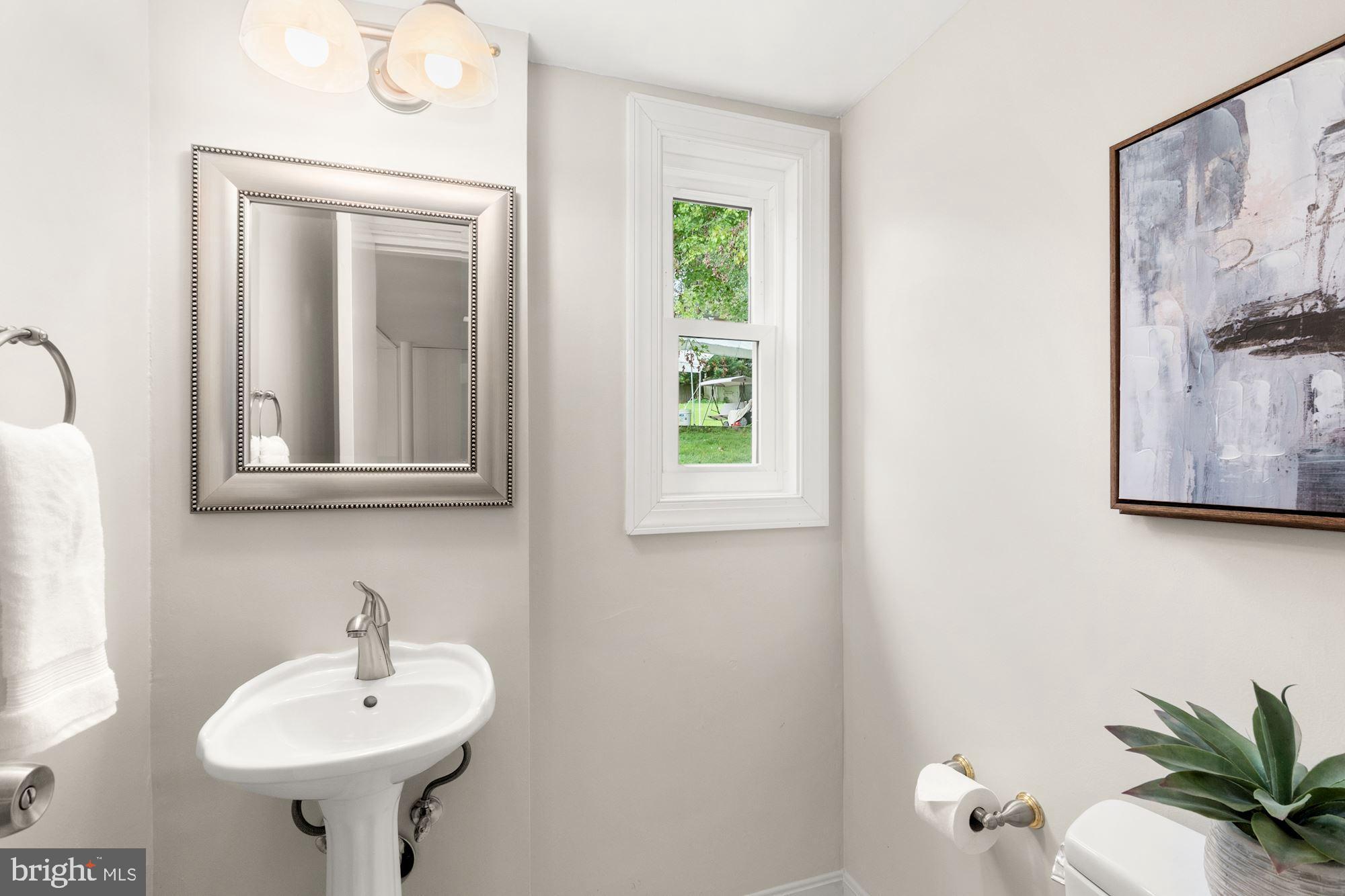 314 Burnt Mills Avenue Silver Spring, MD 20901 - Photo 25 of 29 Lower Level - Powder Room