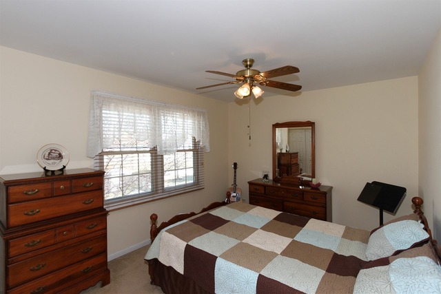 1411 Steeplechase Road Bartlett, IL 60103 - Photo 15 of 24