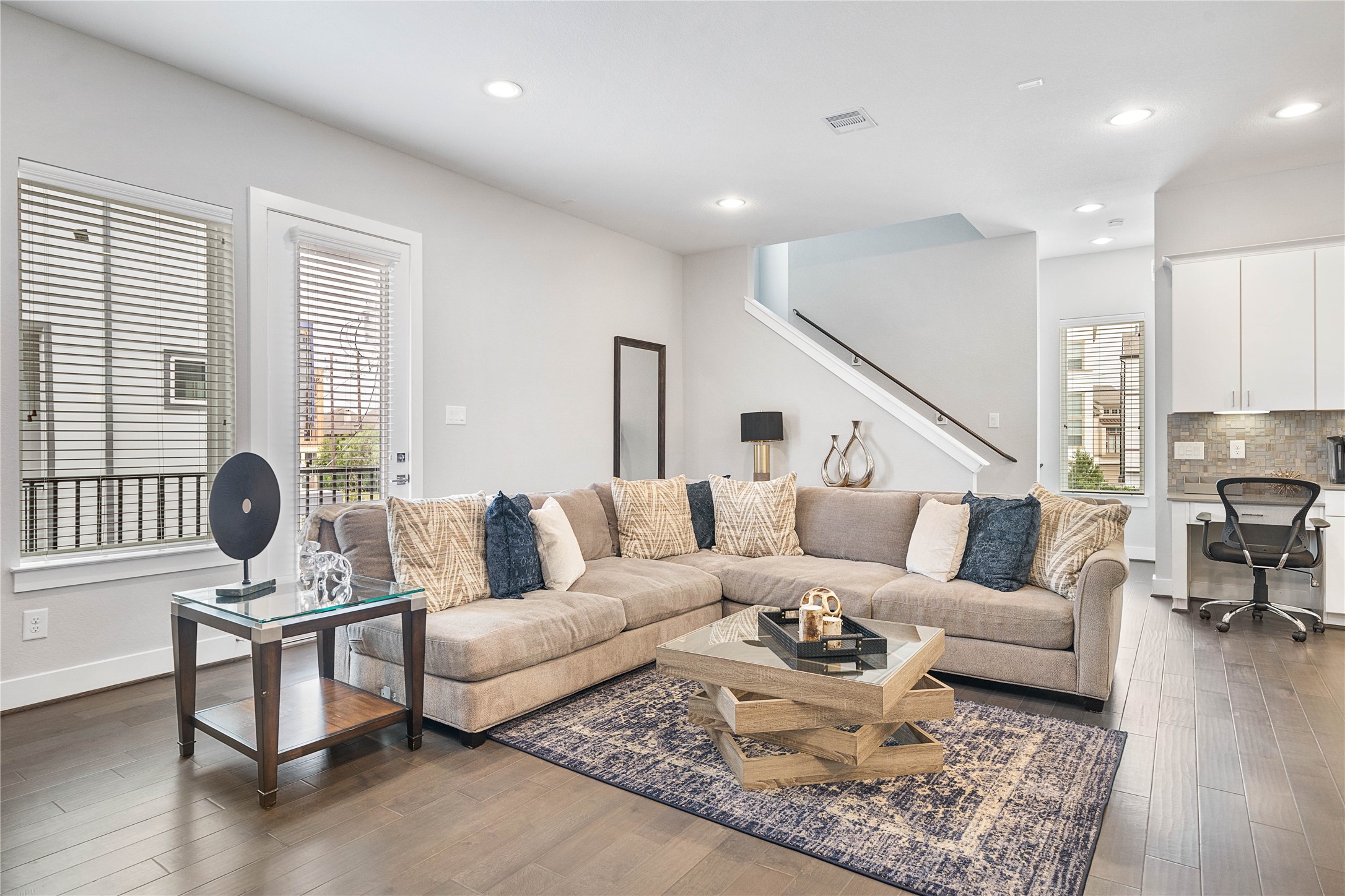 8411 Hempstead Road, Unit A Houston, TX 77008 - Photo 8 of 35 Spacious Living on second level bright with plenty of natural and recessed lighting.