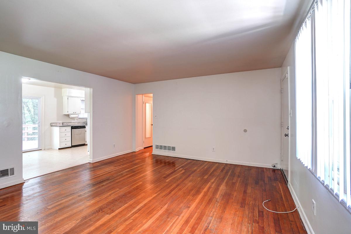 905 Fairland Road Silver Spring, MD 20904 - Photo 5 of 24