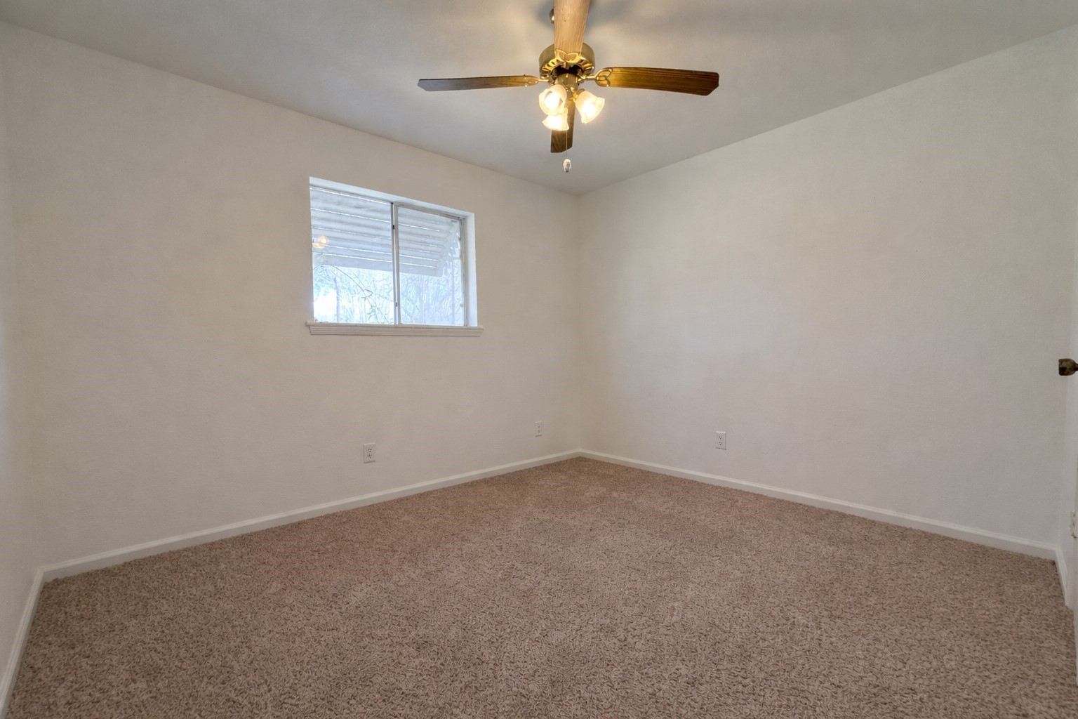 508 Mahan Street Wharton, TX 77488 - Photo 9 of 12