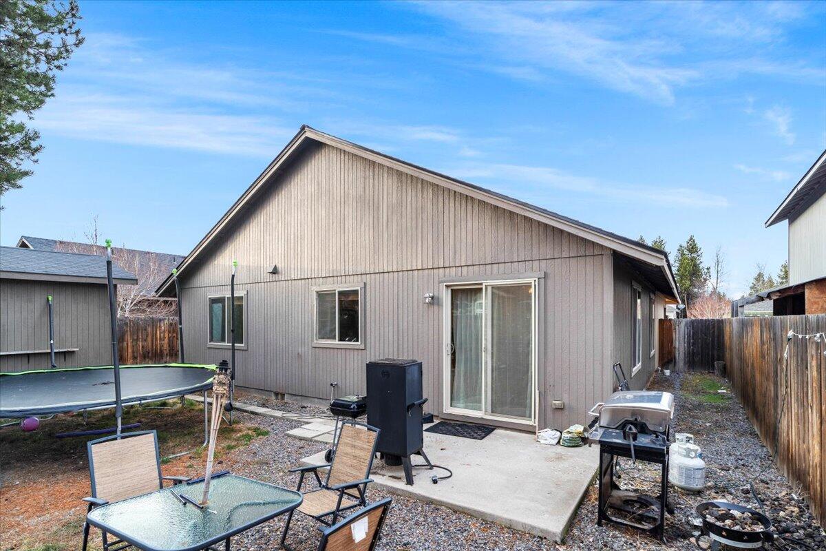 16493 Riley Drive La Pine, OR 97739 - Photo 17 of 18 17-Exterior Back