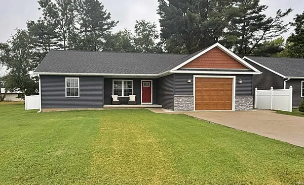 $249,500 | 907 Longfellow Drive, Washington, IN 47501