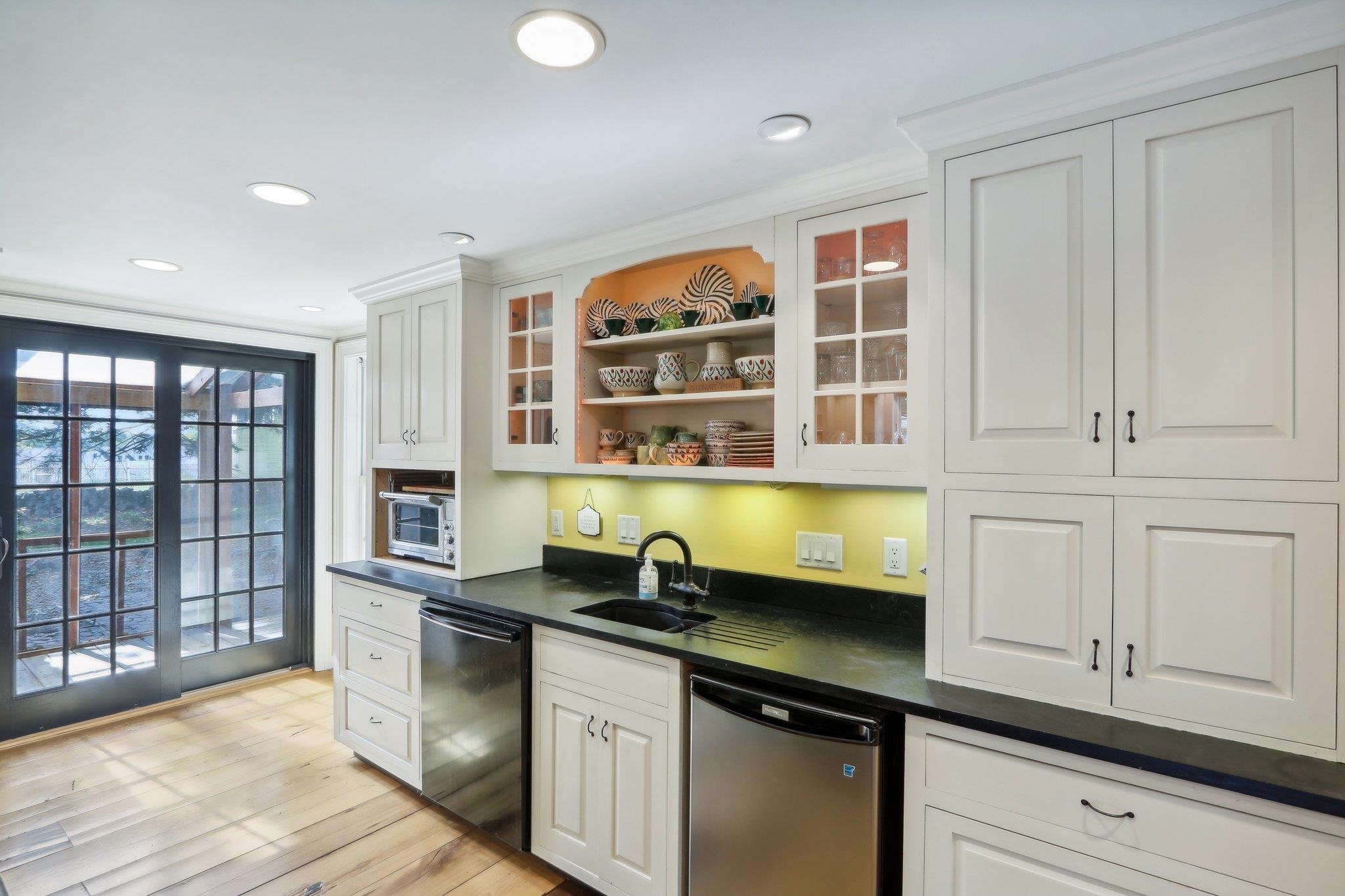 5 Nesmith Street Derry, NH 03038 - Photo 8 of 30