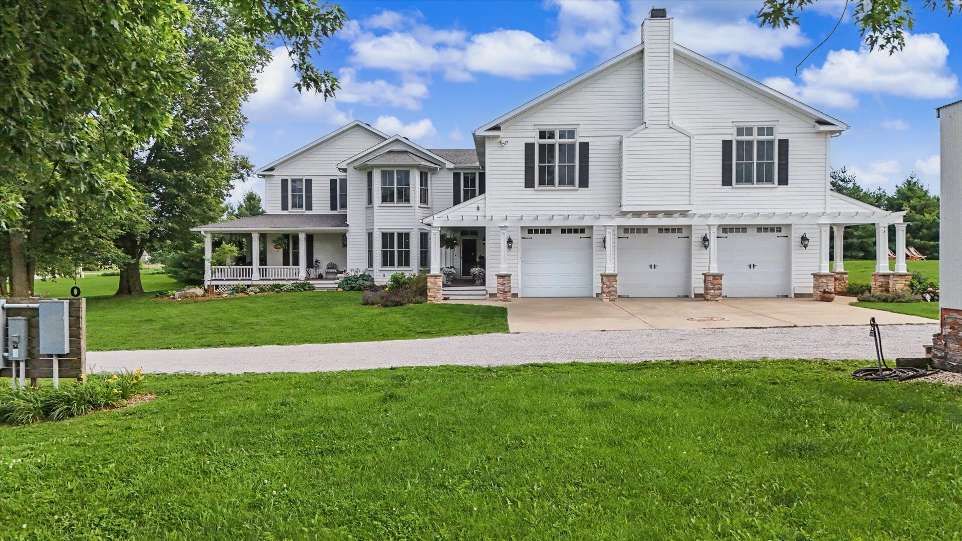 1090 Bucks Pond Road Monticello, IL 61856 - Photo 4 of 132