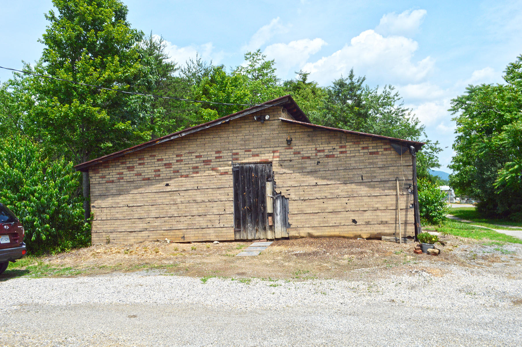 1821 Garlick Road Elliston, VA 24087 - Photo 6 of 23 c_Building