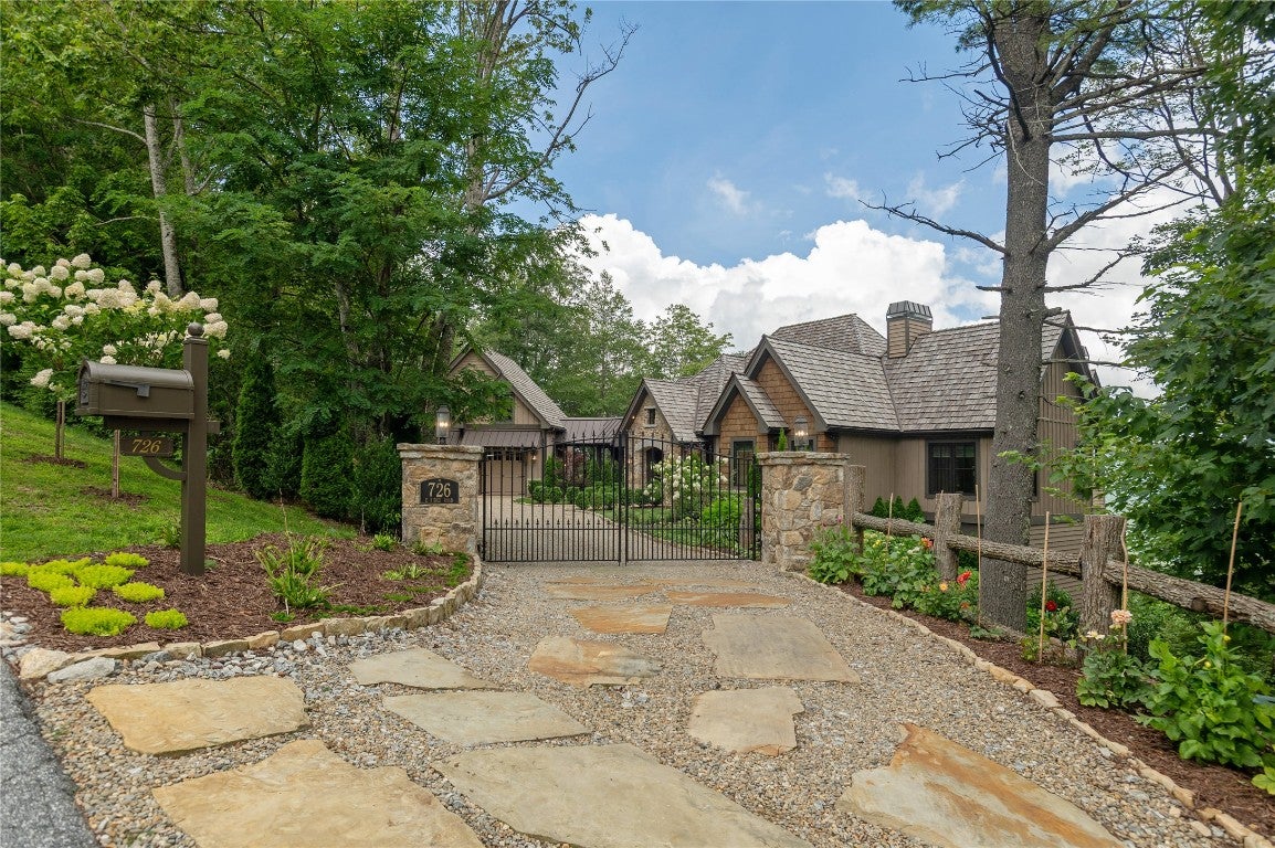726 East Ridge Road Cashiers, NC 28717 - Photo 7 of 100 Gallery Image 7