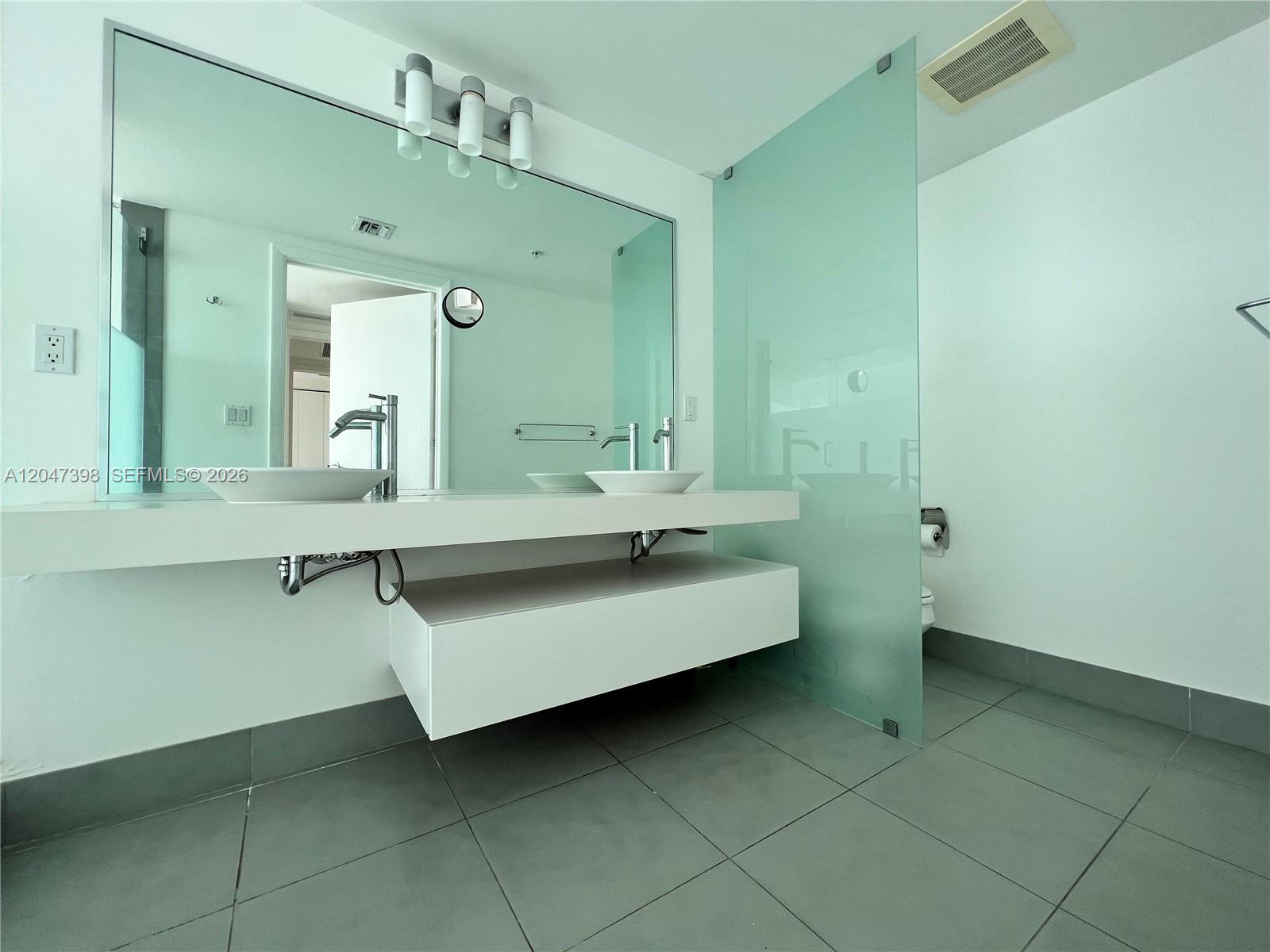 92 Southwest 3rd Street, Unit 3310 Miami, FL 33130 - Photo 14 of 26