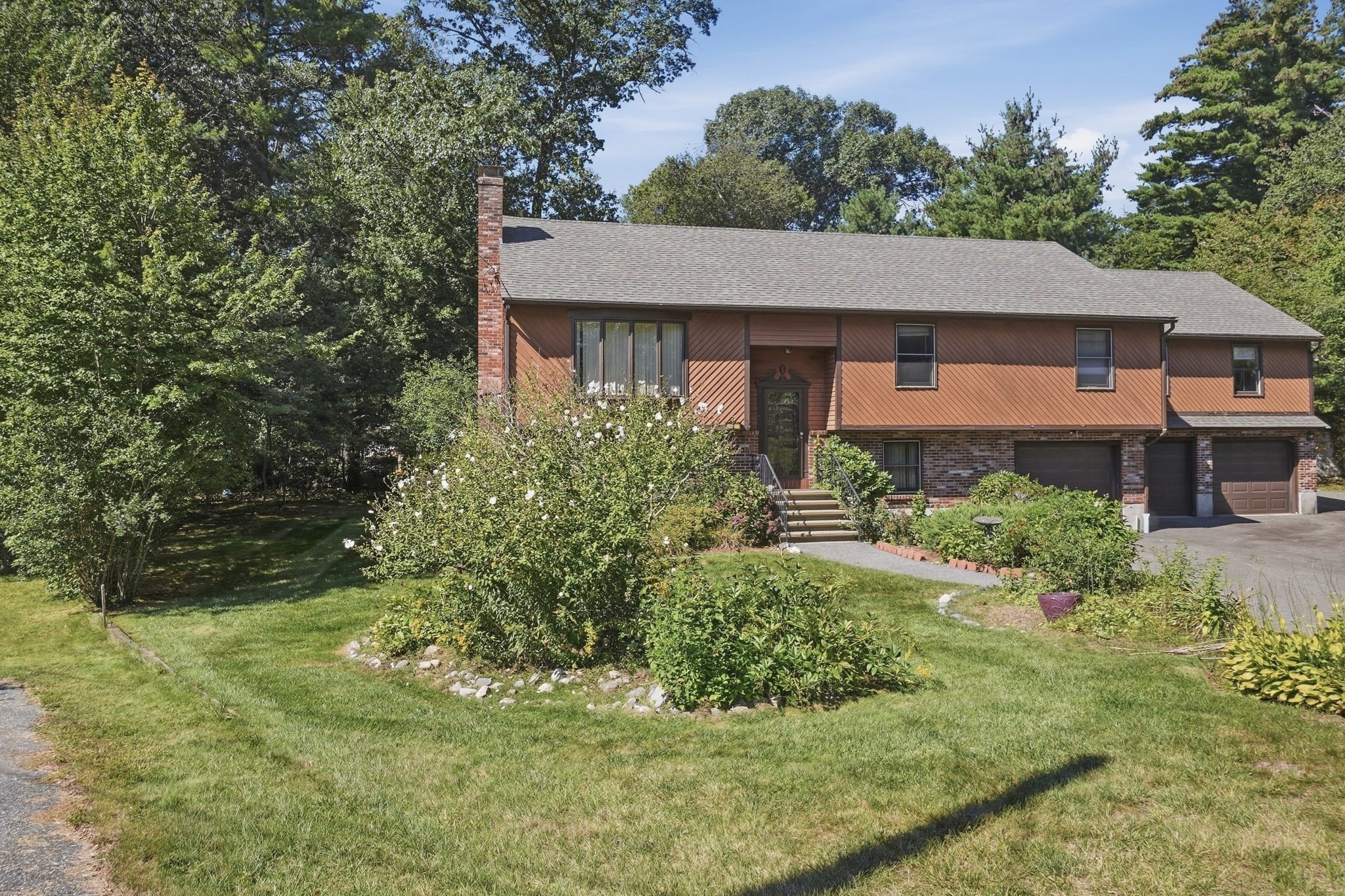 2 Clifford Road Burlington, MA 01803 - Photo 2 of 42 Gallery Image 2