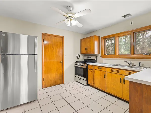 $179,000 | 324 Fairview Boulevard, Rockford, IL 61107