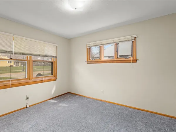 $179,000 | 324 Fairview Boulevard, Rockford, IL 61107