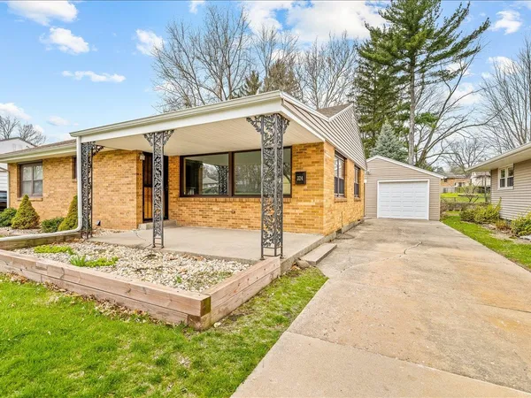 $179,000 | 324 Fairview Boulevard, Rockford, IL 61107