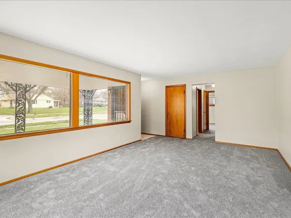 $179,000 | 324 Fairview Boulevard, Rockford, IL 61107