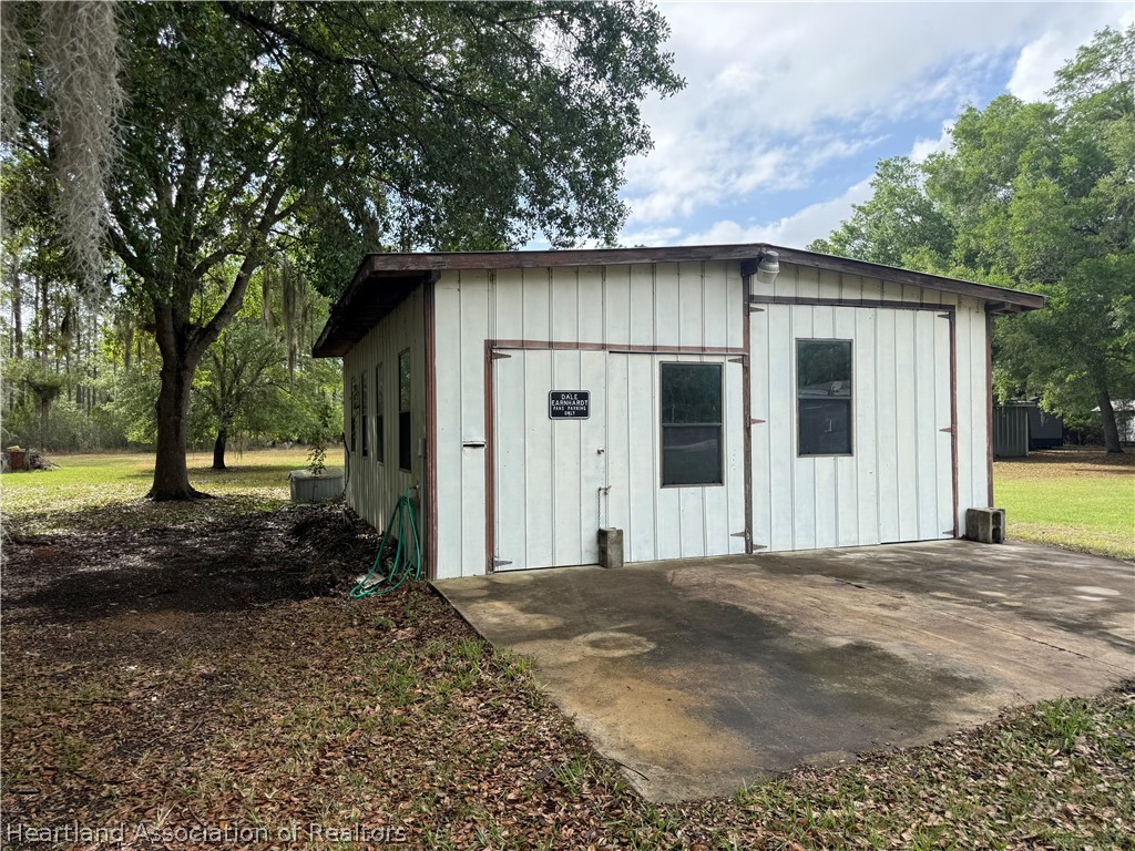 5719 Wolf Lake Road Sebring, FL 33875 - Photo 3 of 17 Gallery Image 3