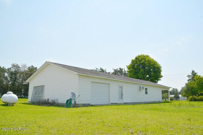 3480 Edmond Matthis Road Clinton, NC 28328 - Photo 23 of 35 05-Backyard-1