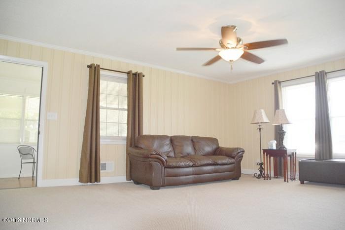 3480 Edmond Matthis Road Clinton, NC 28328 - Photo 6 of 35 11-Living Room-2