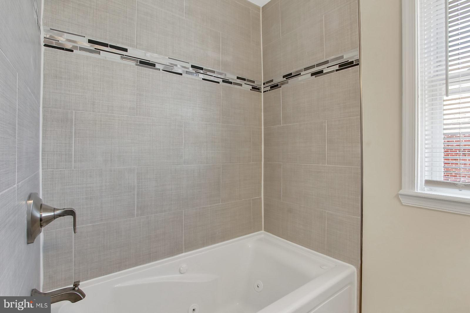 4639 Rokeby Road Baltimore, MD 21229 - Photo 10 of 26 Bath