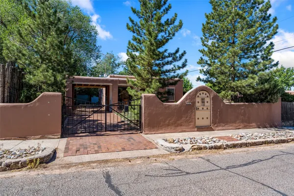 $1,049,000 | 110 East Berger Street, Santa Fe, NM 87505