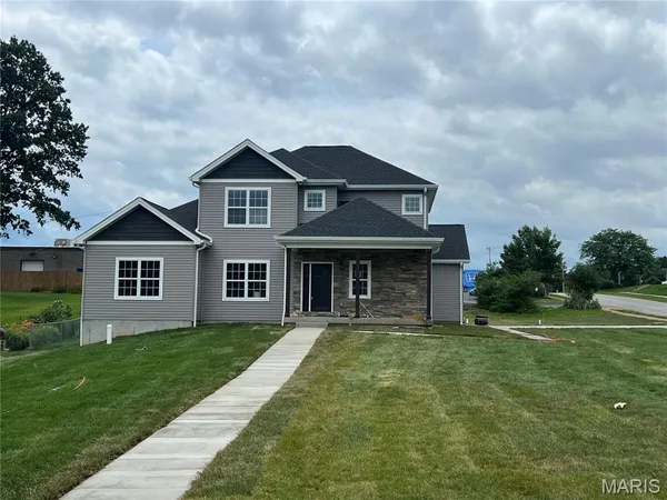 $699,900 | 106 Highview Drive, Ballwin, MO 63011