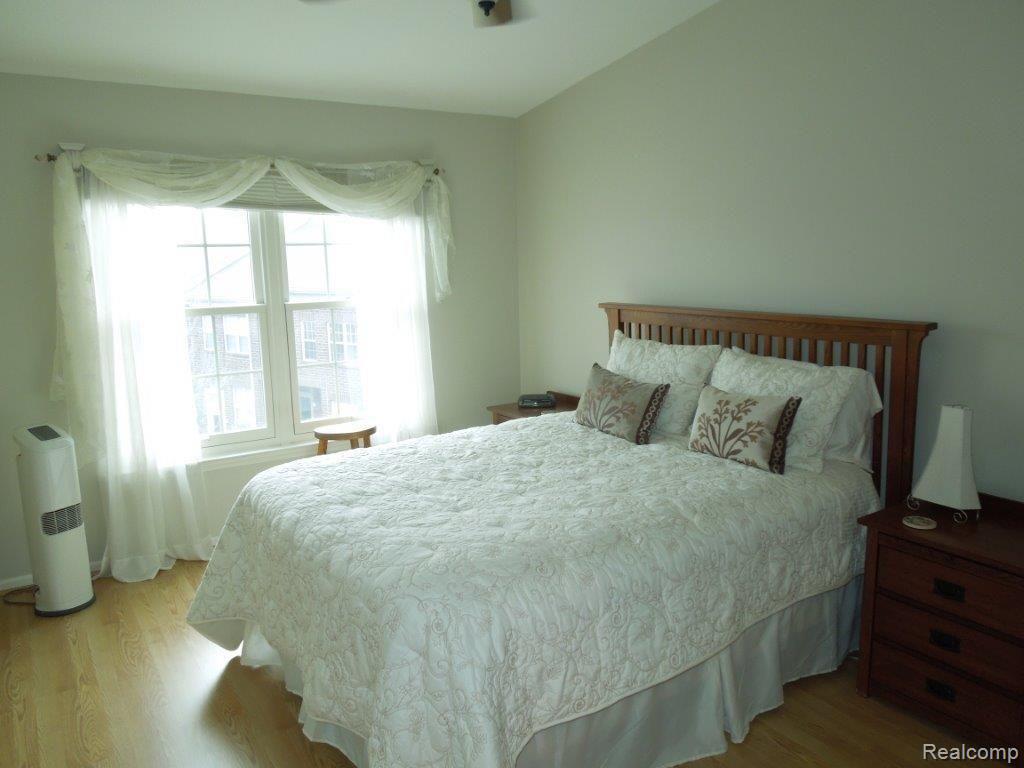 4215 Schaefer Road, Unit 47 Dearborn, MI 48126 - Photo 6 of 7 034.jpg
