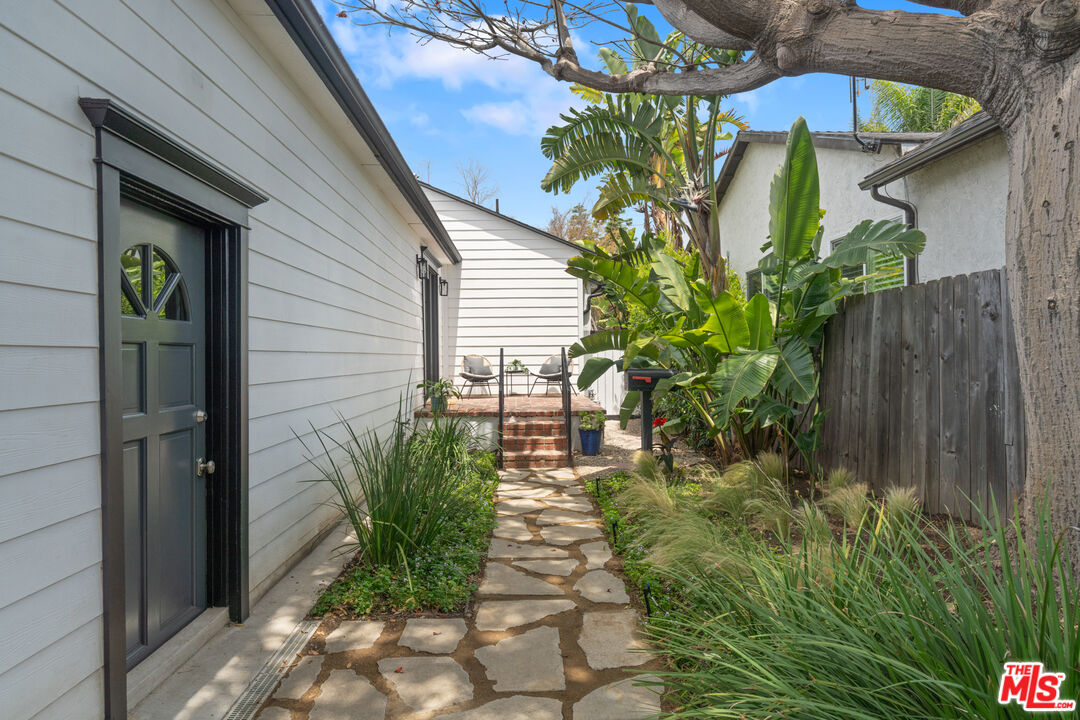 10813 Charnock Road Los Angeles, CA 90034 - Photo 1 of 1 Gallery Image 1